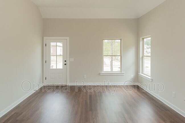 Building Photo - 200 Cedar Ridge