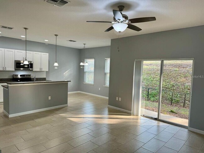 Foto del edificio - 930 Lakefront Village Dr
