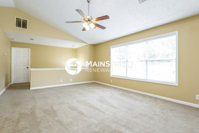 Building Photo - 3 Bedroom Pet-Friendly Home in Sugar Hill, GA with Main Street Renewal