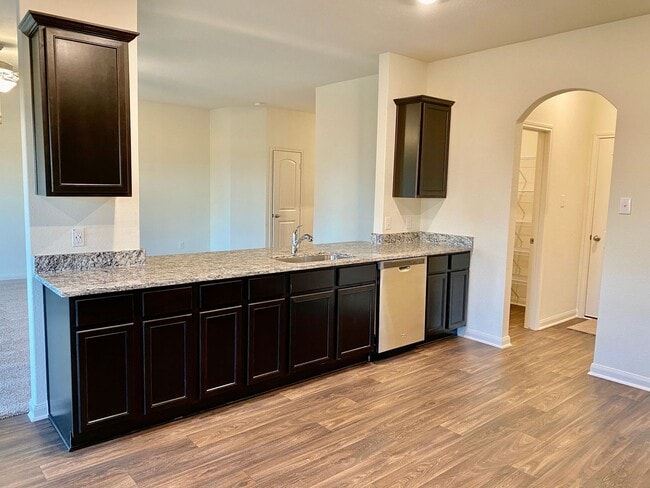 Building Photo - Experience Luxury Living: 4 Beds, 2.5 Bath...