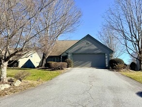 Building Photo - 104 Highview Ln