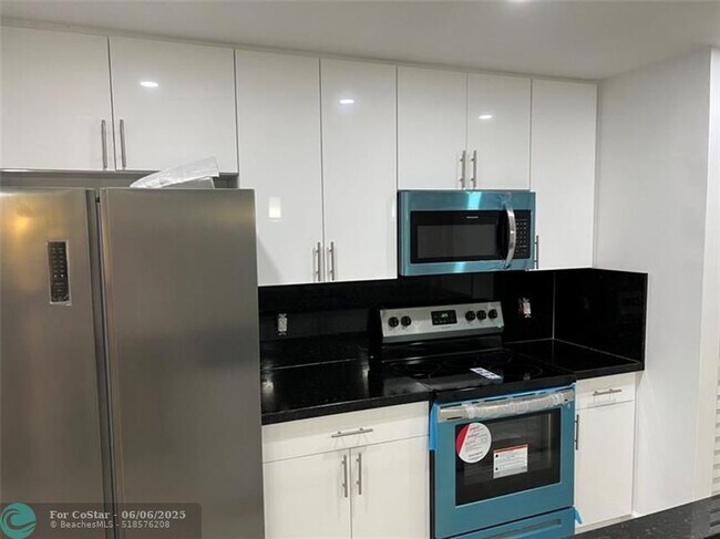 Building Photo - 13370 SW 91st Terrace
