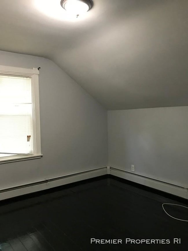 Building Photo - 3 bedroom in North Providence RI 02911