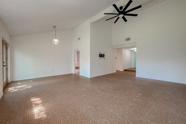 Foto del edificio - 810 Richvale Ln