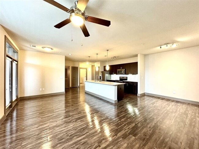 Building Photo - 2033 S Gessner Rd