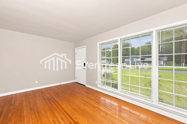 Building Photo - 1021 Hagwood Rd