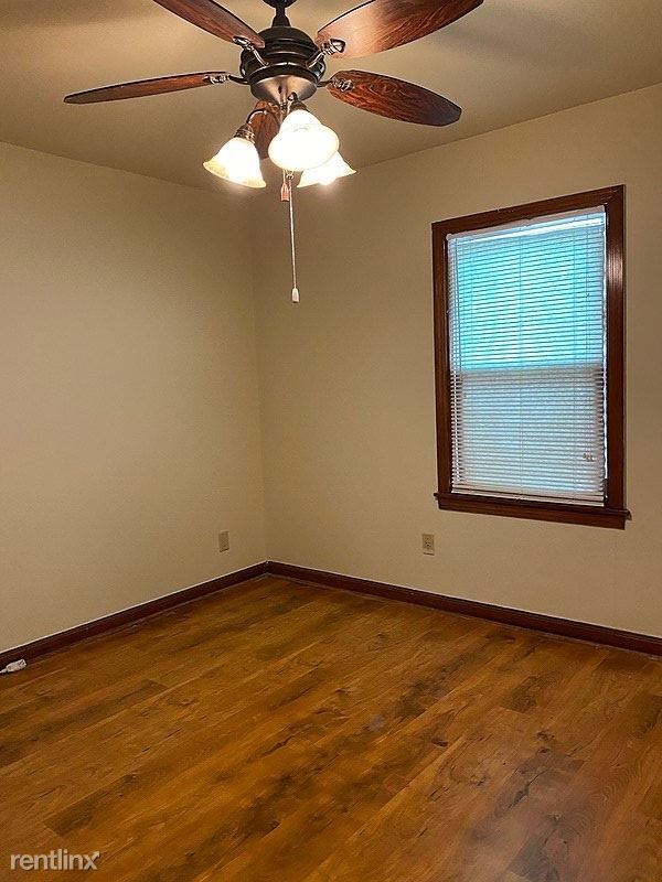 Foto del edificio - 2 br, 1 bath House - 1429 East School Street