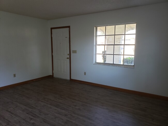 Building Photo - 43 Hydrangea Ln