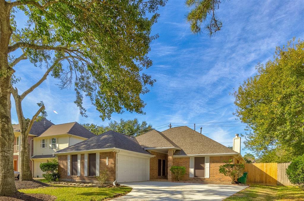 14330 Little Willow Walk, Houston, TX 77062 House for Rent in Houston