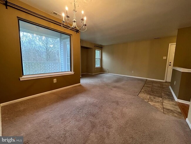 Building Photo - 904 Diamond Dr