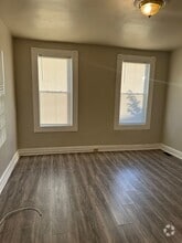 Building Photo - 805 N Milton Ave