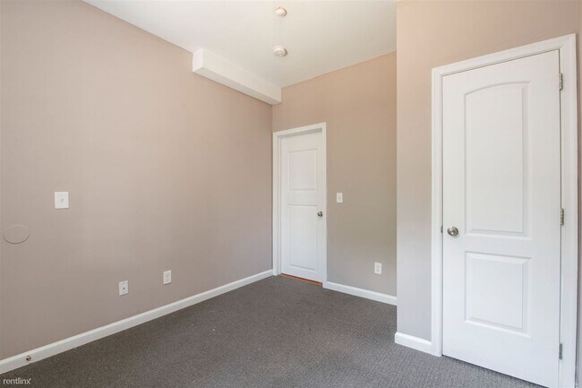 Foto del edificio - 5 br, 2 bath Duplex - 1835 WILLINGTON ST U...