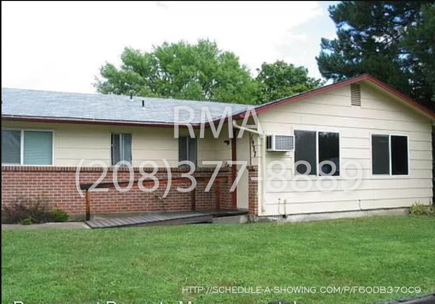 2 Bedroom Duplex off Fairview & Allumbaugh Townhome Rentals in Boise
