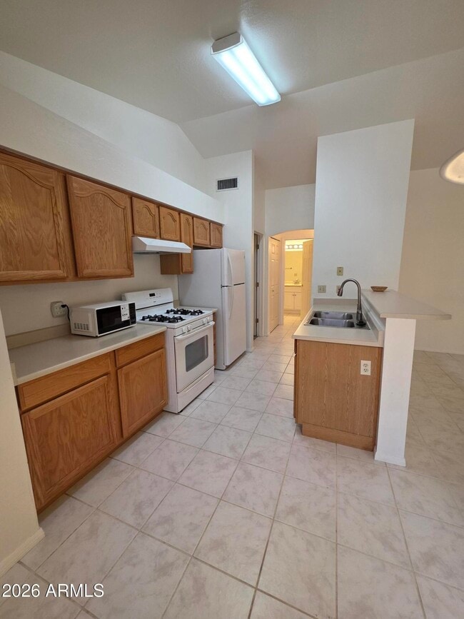 Foto del edificio - 586 S Sawmill Gardens Dr