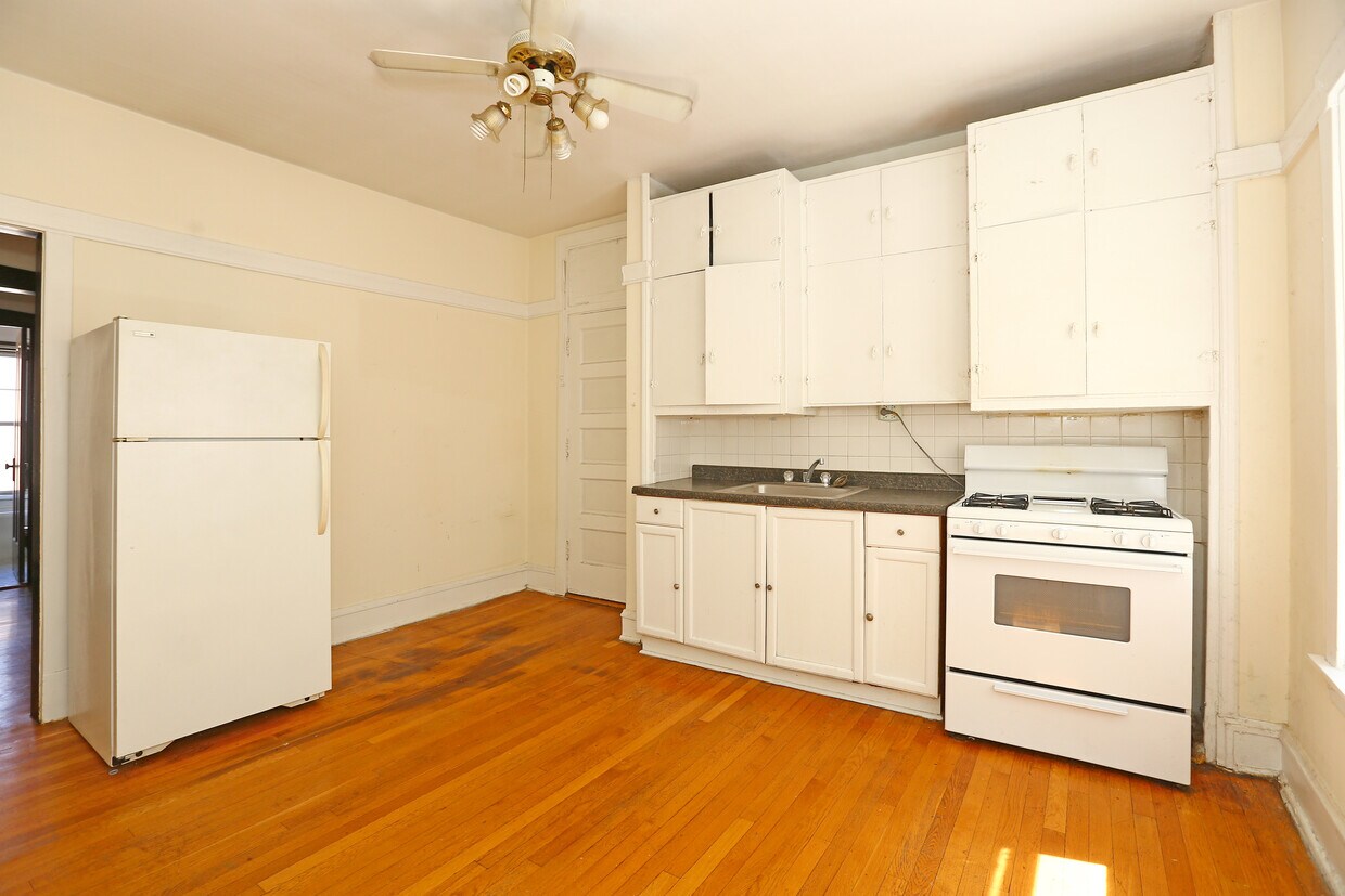 1839 W Foster Ave Unit 1, Chicago, IL 60640 Apartments in Chicago, IL