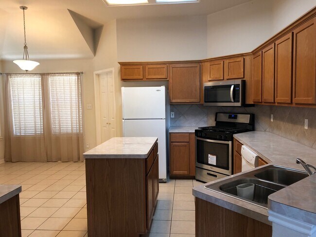 Foto del edificio - 1911 Blooming Park Ln