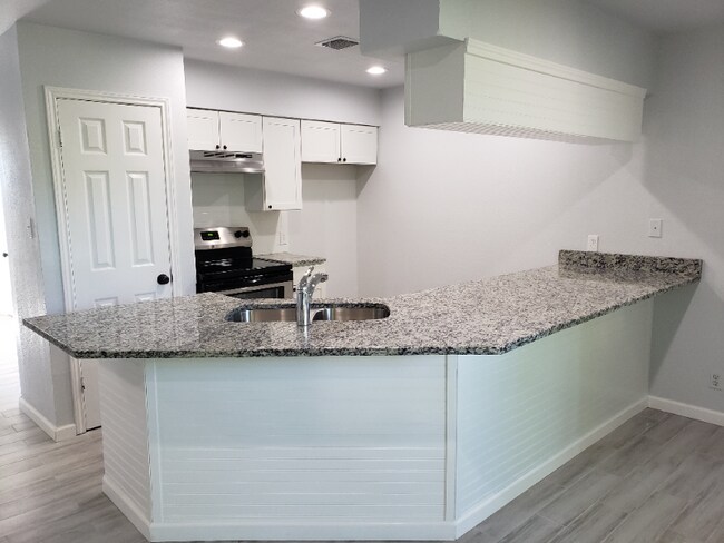 Foto del edificio - 7576 Windsor Oaks