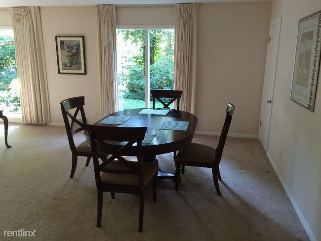 Foto del edificio - 1545 S Willemore Ave