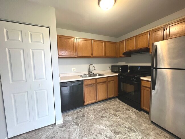Building Photo - 546 E Shag Bark Ln