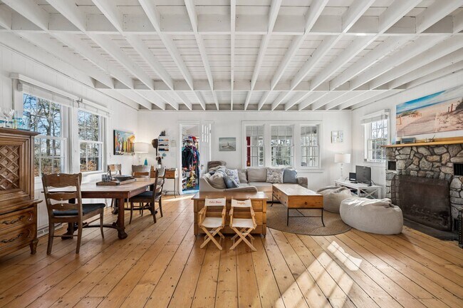 Building Photo - 6 PRIVATE Row