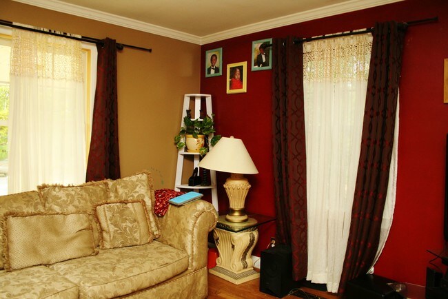 Foto del edificio - 217 Oak Ln SW
