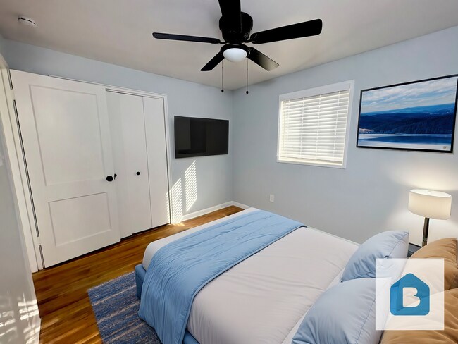 Foto del edificio - 445 - 451 Glenview Ct.