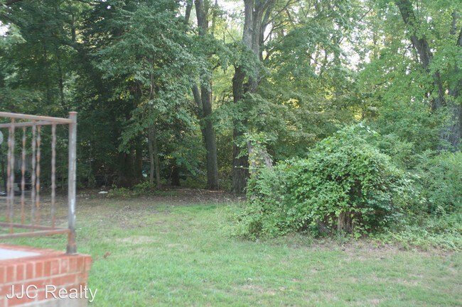 Building Photo - 3 br, 1 bath House - 312 Maple Road