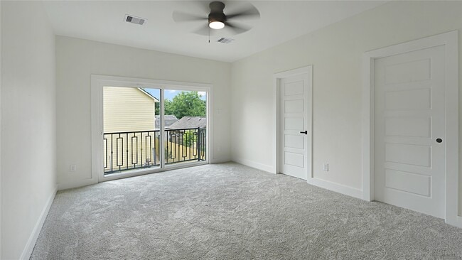 Building Photo - 1313 Knight St