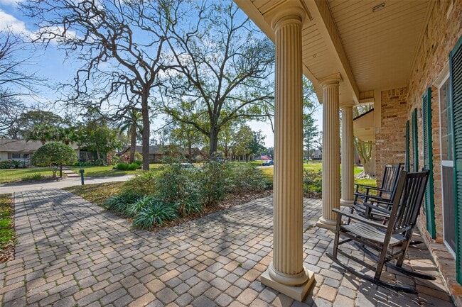 Foto del edificio - 1910 Claiborne Dr