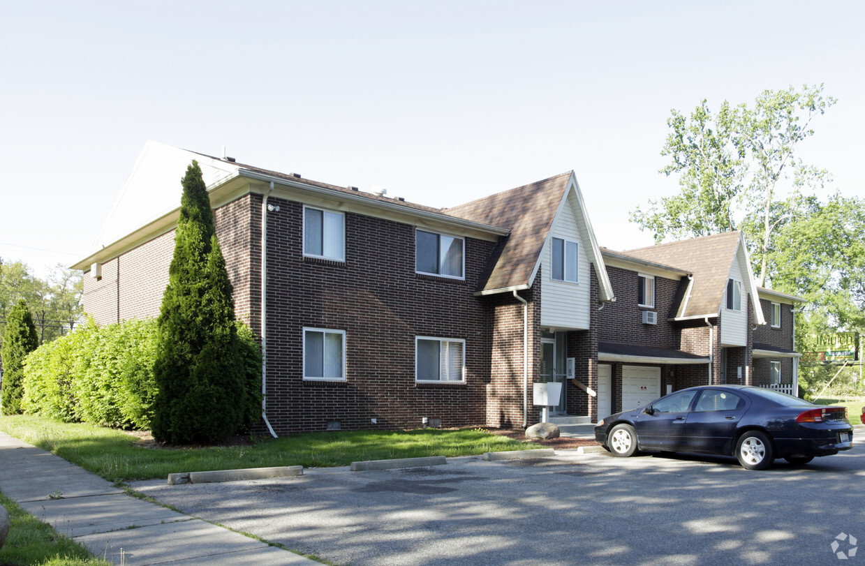 Primary Photo - Village Meadows North Senior Apartments