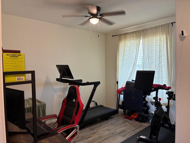Foto del edificio - 17540 W Country Club Terrace