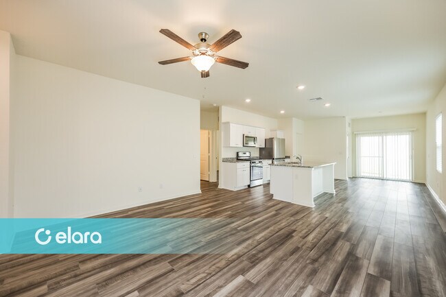 Building Photo - 13619 SUMMER LGT