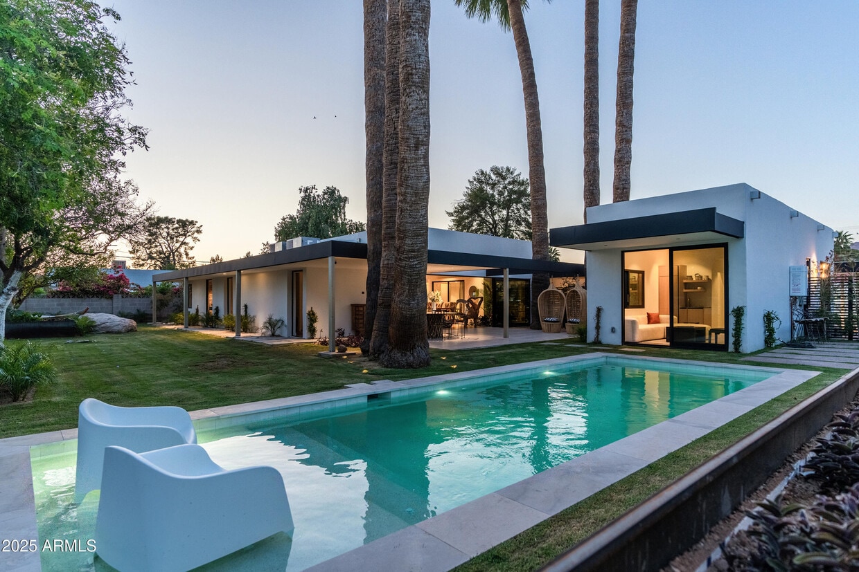 Foto principal - 5311 E Mitchell Dr