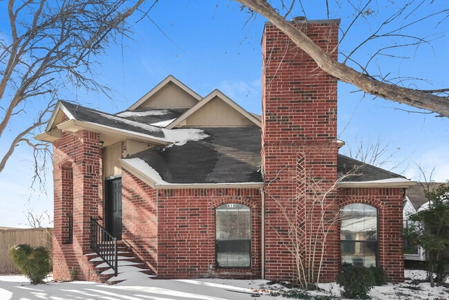 Building Photo - 618 Bandera St