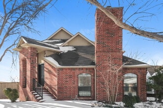 Building Photo - 618 Bandera St