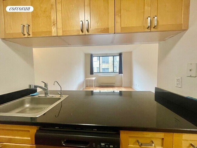 Foto del edificio - 323 W 96th St