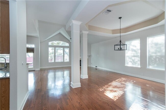Building Photo - 2611 Salerno Pl