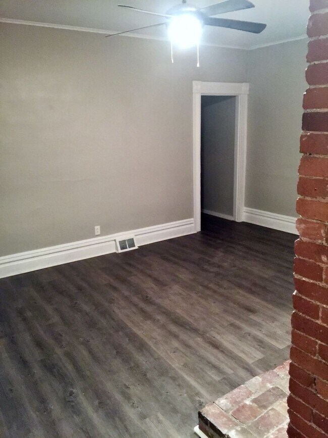 Foto del edificio - *** Amazing Apartment in Mt. Washington * Pet Friendly * Duplex style * Available Now * Spacious ...