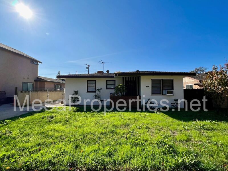 Primary Photo - 1636 Elmcrest St