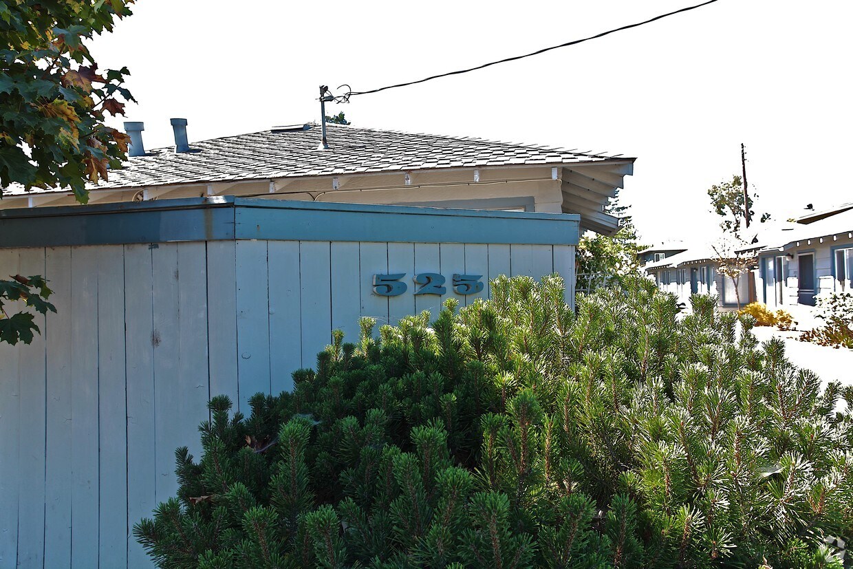 Building Photo - 525 South E