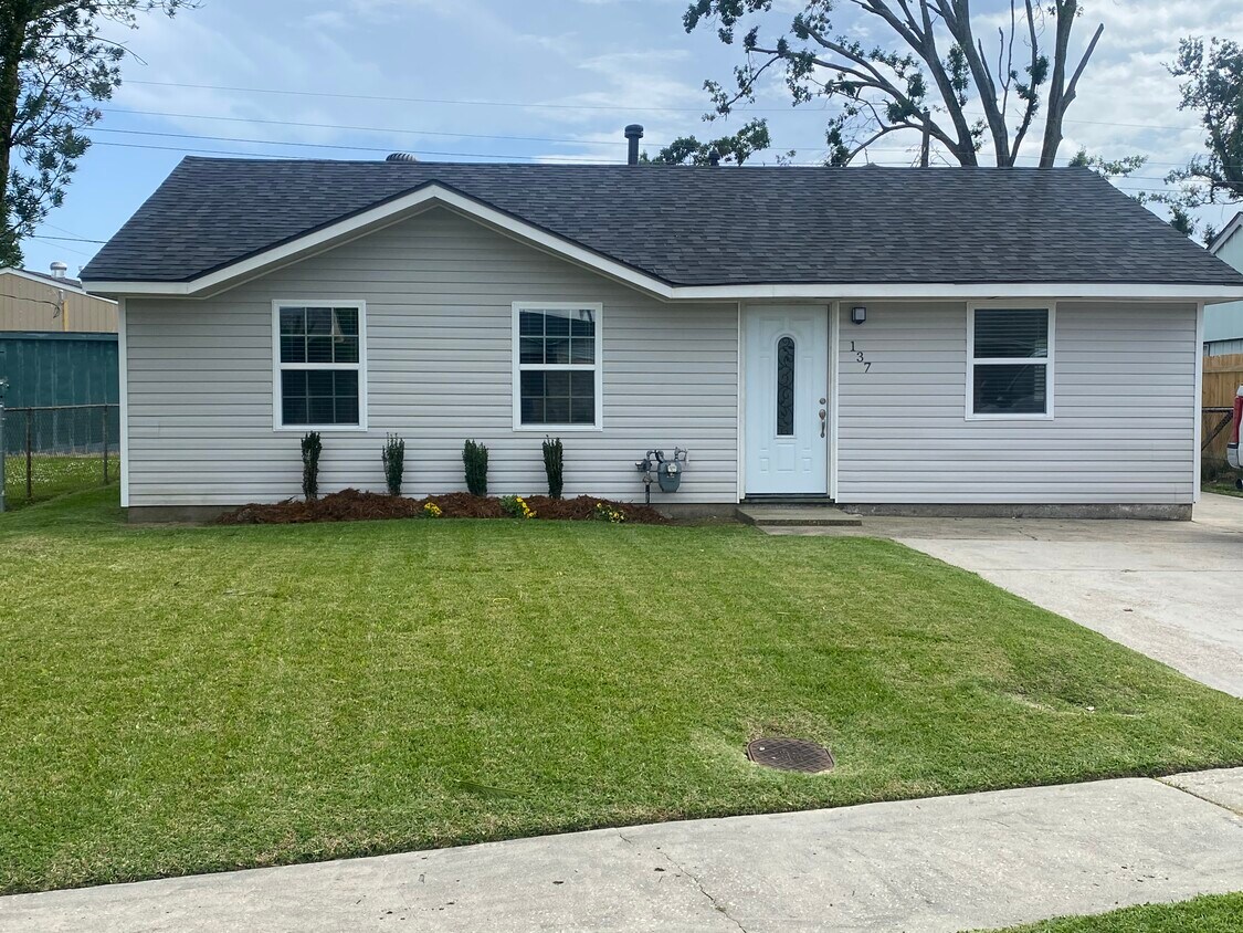 137 Carmen Dr, Avondale, LA 70094 House Rental in Avondale, LA