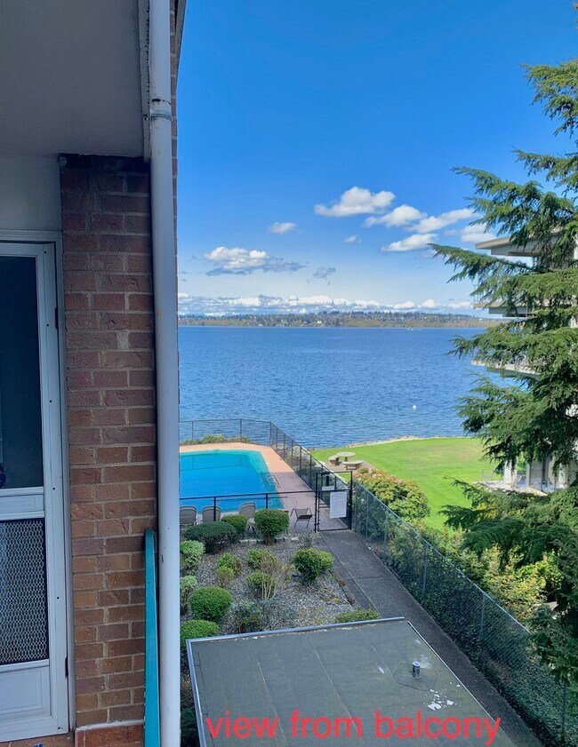 6225 Lake Washington Blvd NE Unit 308, Kirkland, WA 98033 Condo for