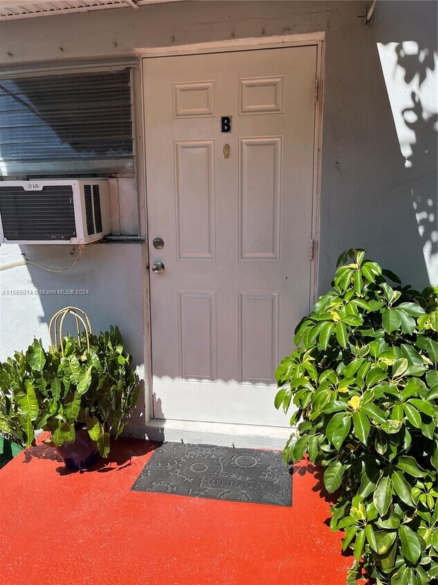 2818 Fillmore St Unit B, Hollywood, FL 33020 Room for Rent in Hollywood, FL