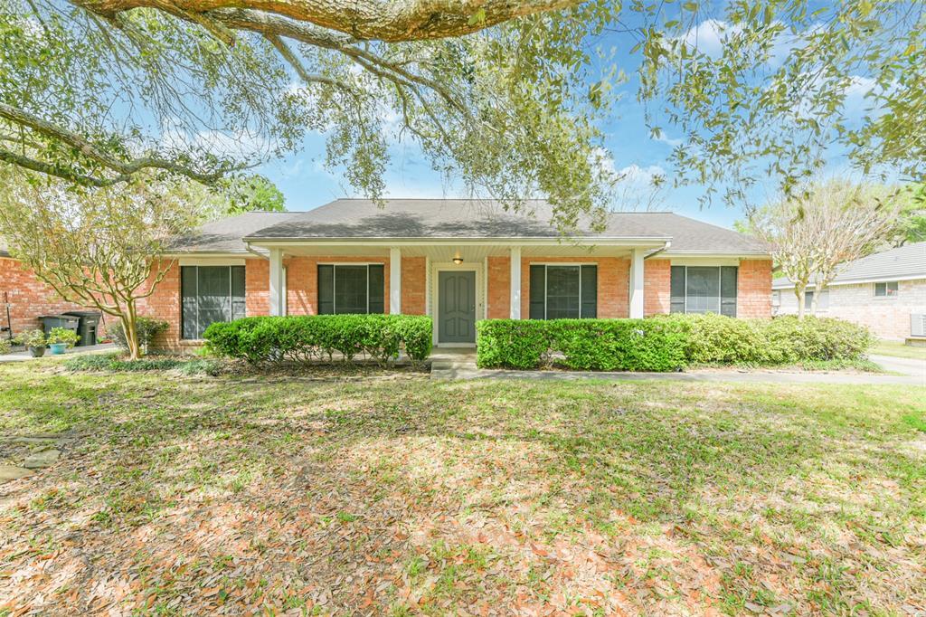 202 Stonehenge Ln, Friendswood, TX 77546 House Rental in Friendswood