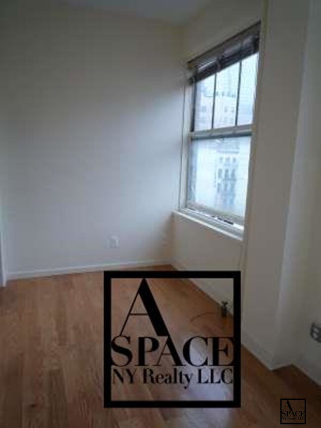 Building Photo - 114 Chambers Street