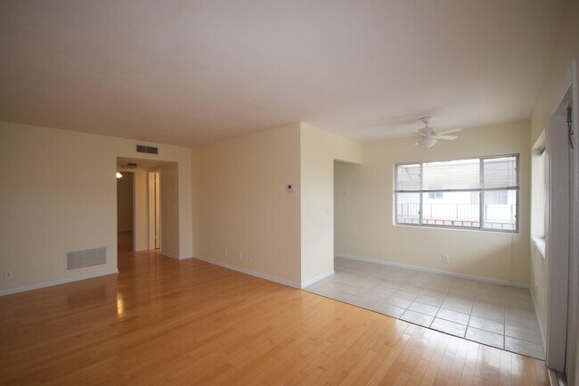 Foto del edificio - 2960 Lake Osborne Dr