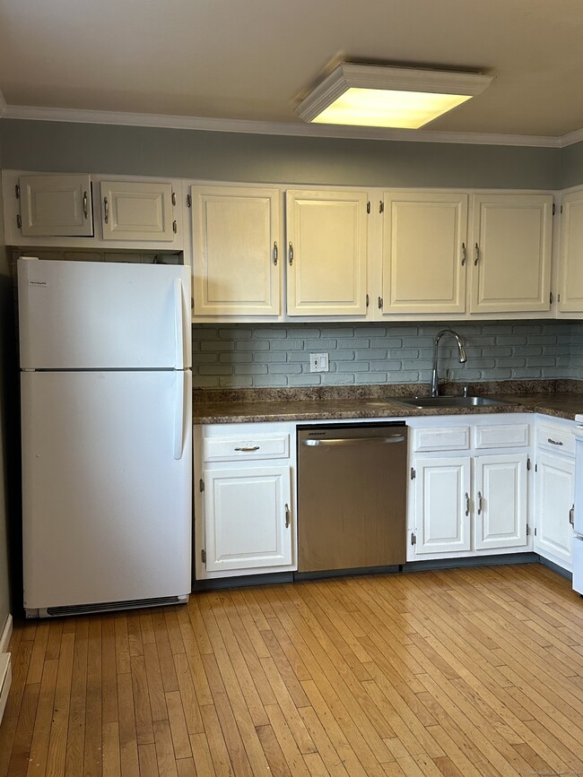 Foto del edificio - 485 Fairfield Ave