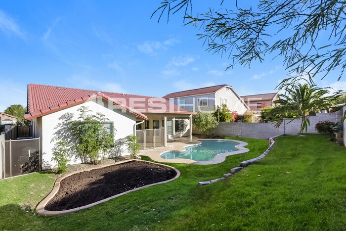 Primary Photo - 715 W Milada Dr