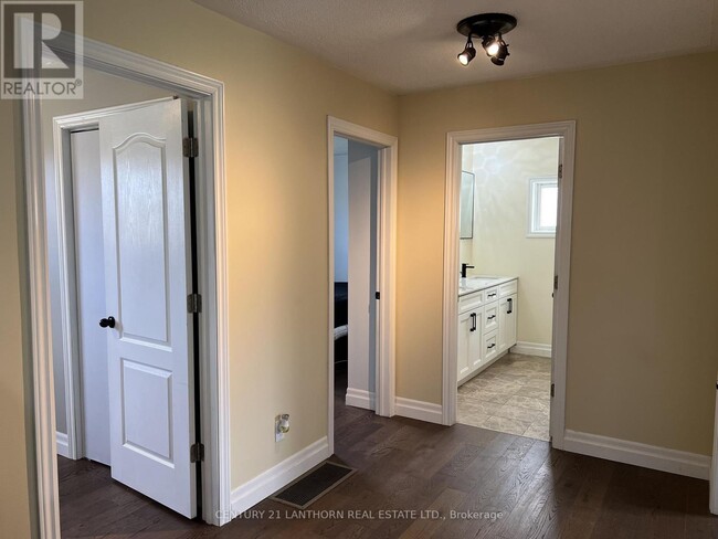 Photo du bâtiment - 1-735 COUNTY RD 28 ROAD N