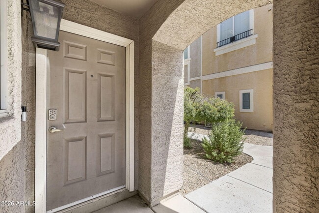 Foto del edificio - 2450 W Glenrosa Ave